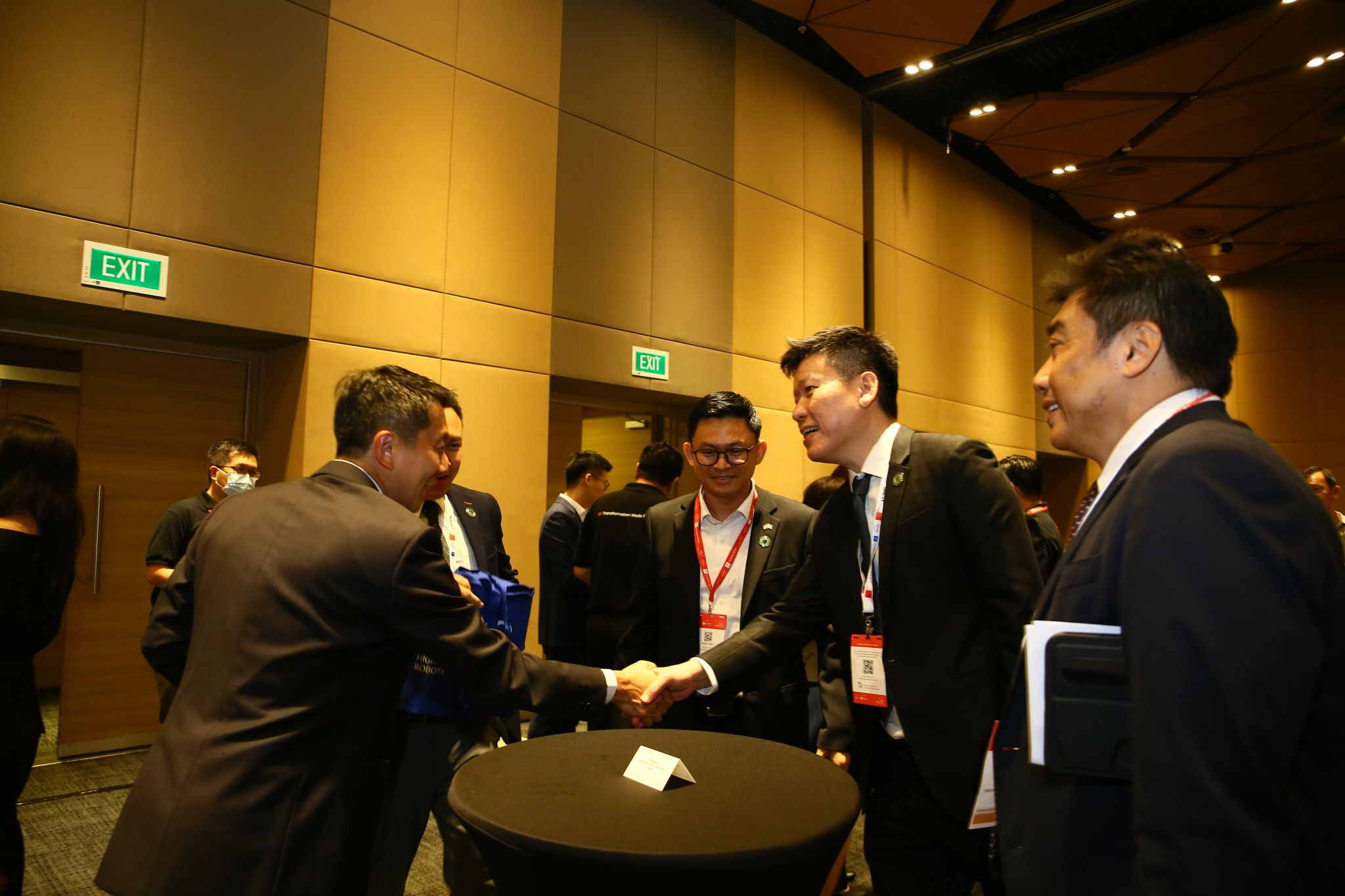 SMF President, Mr Lennon Tan, Mr Ryan Chioh, and Mr David Chia